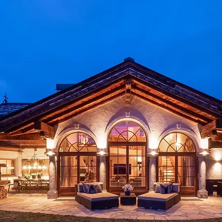 Kitzlodge S شاليه *