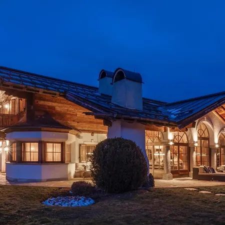 Kitzlodge S شاليه *