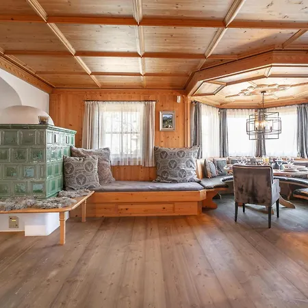 Kitzlodge S