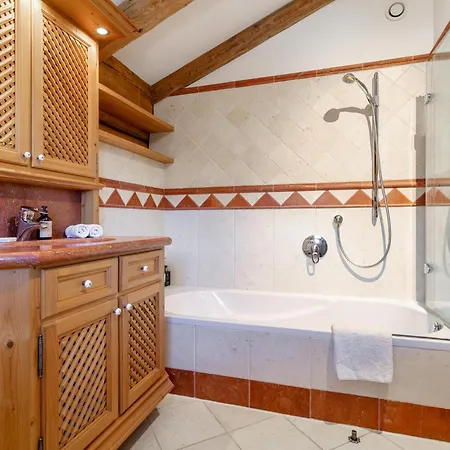 Kitzlodge S شاليه *