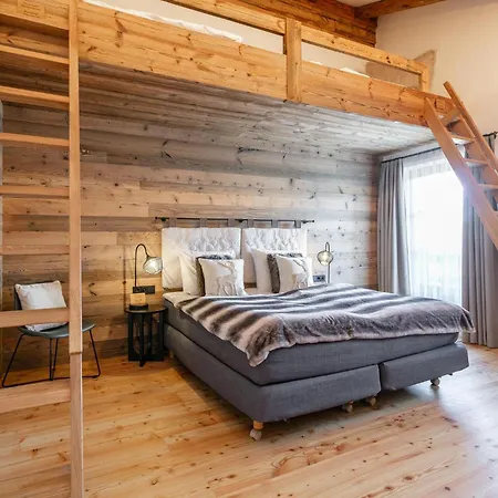 Kitzlodge S
